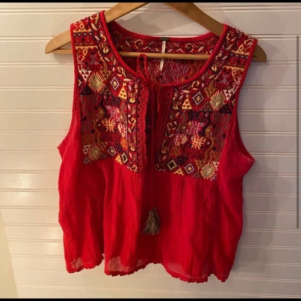 Embroidered Red Sleeveless Top - Picture 2 of 5